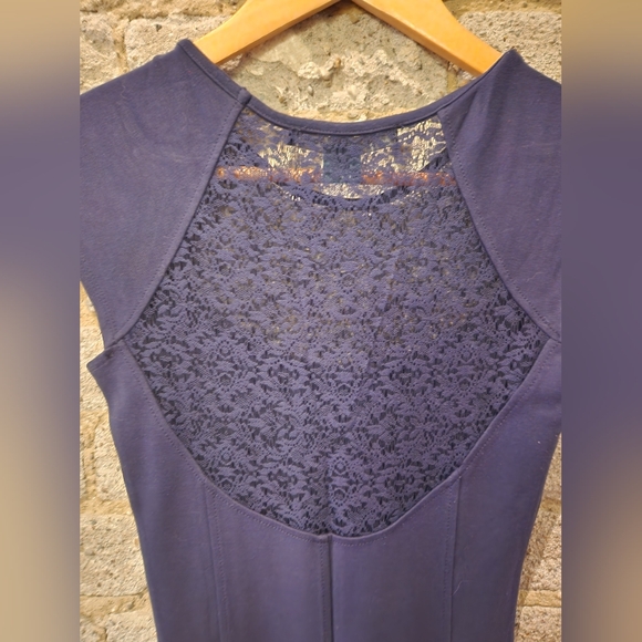 Navy blue French Connection dress. Size 4. - Picture 5 of 5